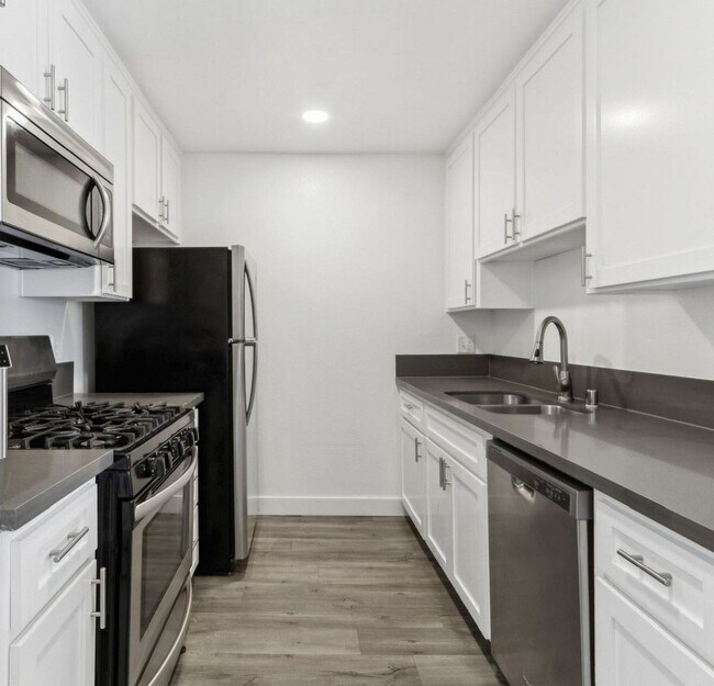 Interior Photo - 17211 Chatsworth Street