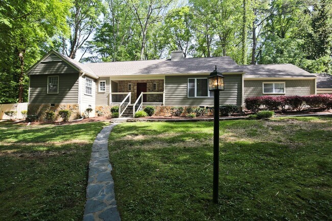 Building Photo - 2885 Duke of Gloucester St