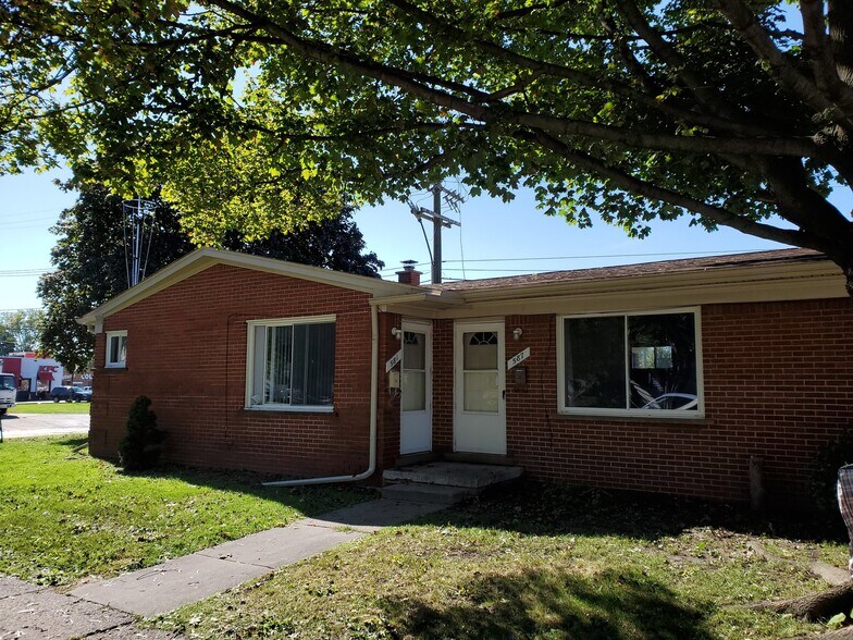Building Photo - 581 O Connor Ave