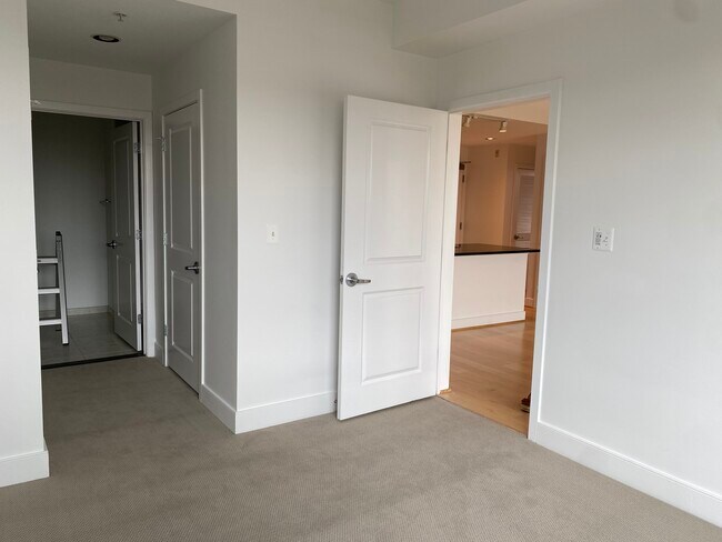 Building Photo - 4101 Albemarle St NW