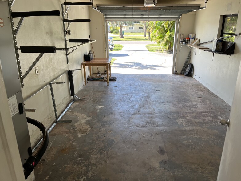 Building Photo - 1106 Banana River Dr