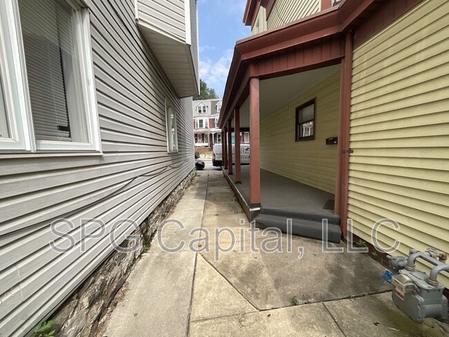 Building Photo - 618 Salem Ave