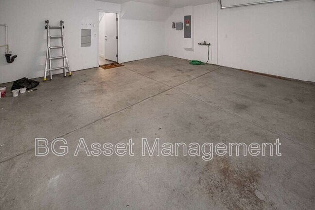 Building Photo - 3909 Wattling St