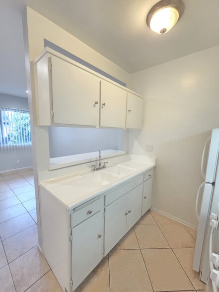 Building Photo - 4660 Kester Ave