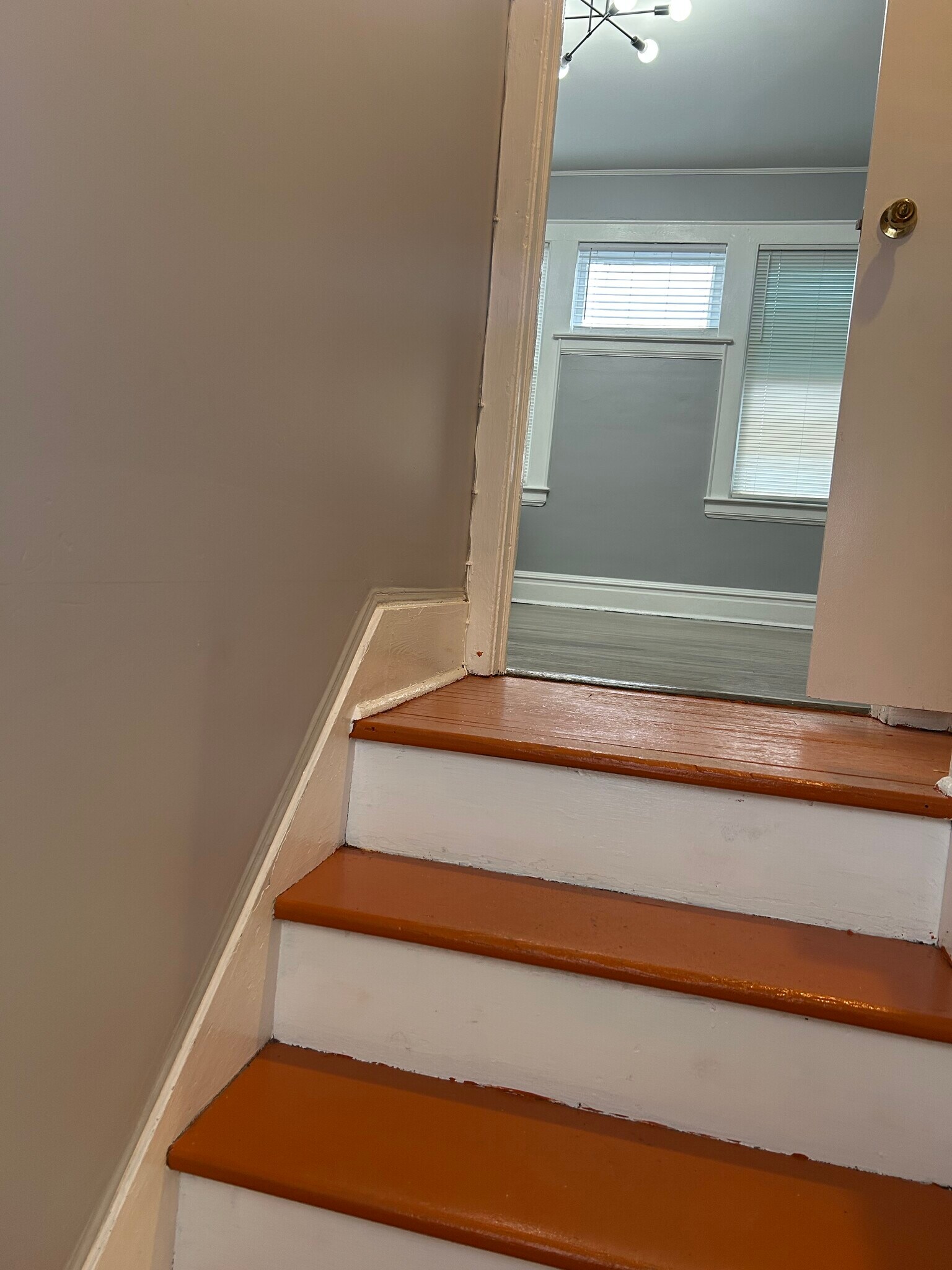 Building Photo - 10 Adams St