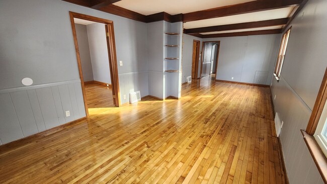 Building Photo - 20664 Miller Ave