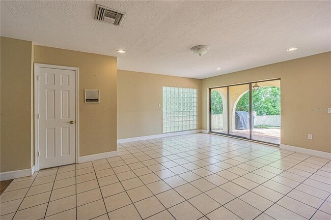 Building Photo - 18129 Crawley Rd