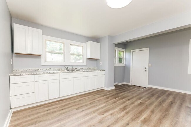Building Photo - 1501/1503 Clifton Ave