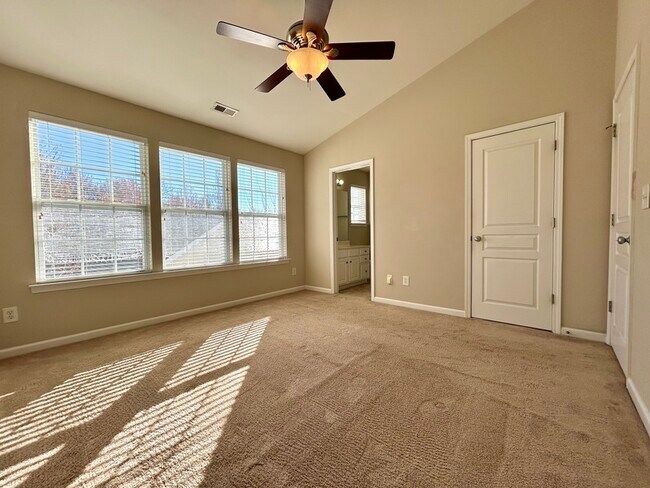 Building Photo - 1121 Drummond Ln