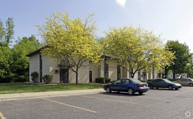 Primary Photo - Lake Wind Apartments