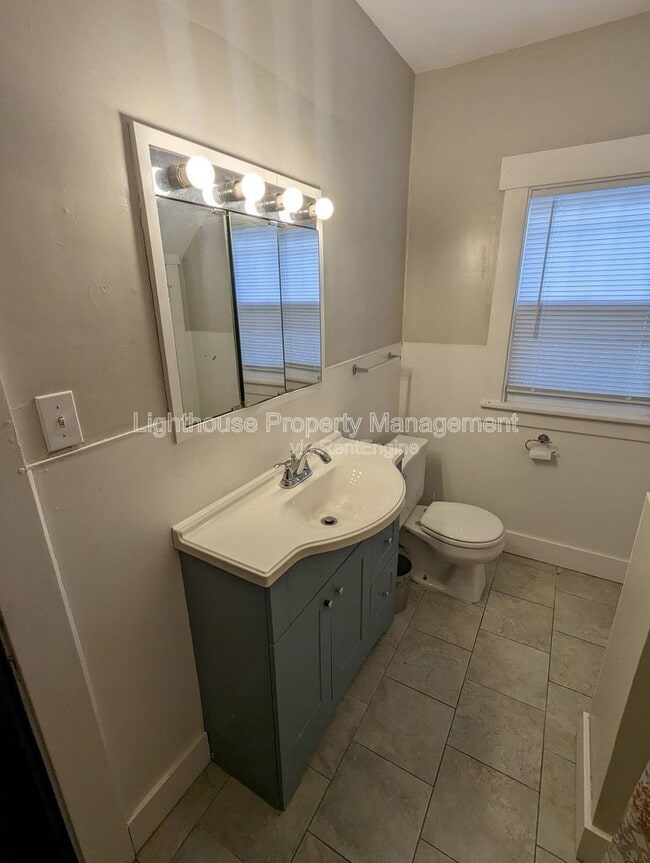 Building Photo - 449 24th St N