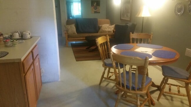 Building Photo - 186 White St