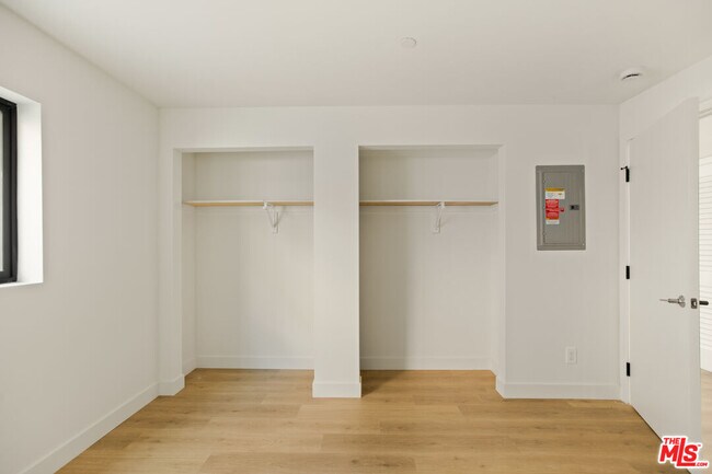 Building Photo - 2669 Benedict St