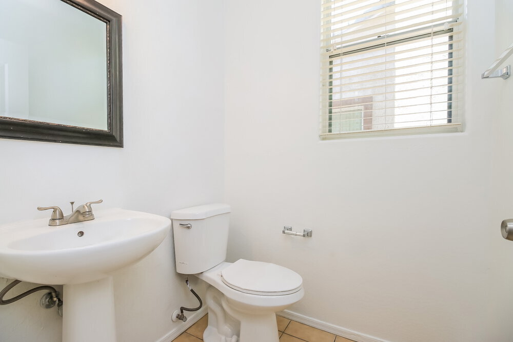 Building Photo - 4254 E Carla Vista Dr