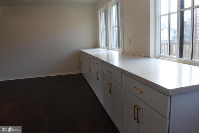 Building Photo - 64 Bogle Dr