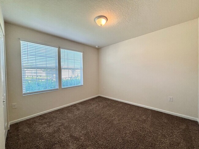 Building Photo - 1763 Eagle View Way