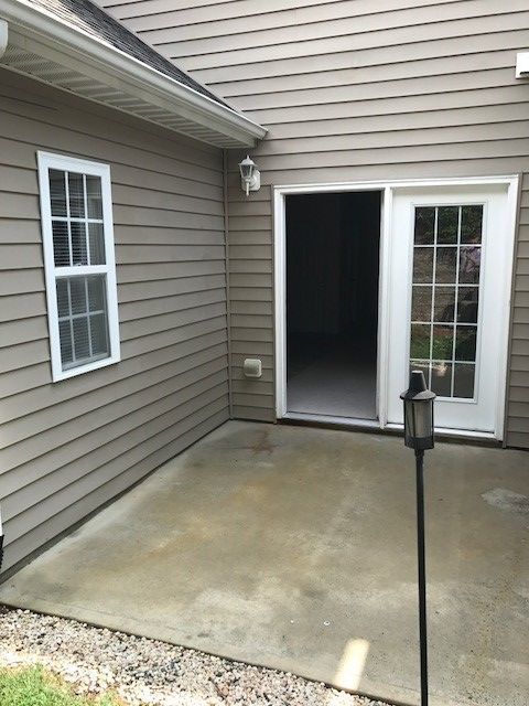 Building Photo - Spacious 3BR, 2.5BA Townhome in Chapel Hill