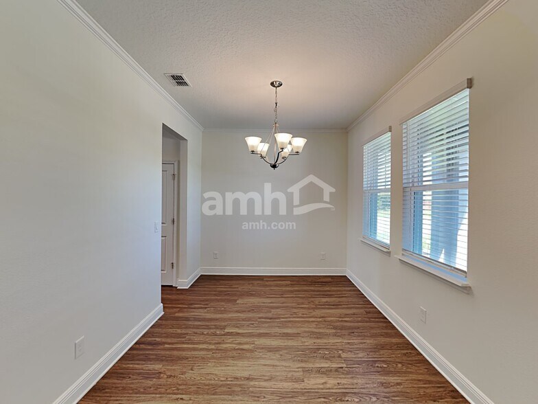 Building Photo - 1306 Celery Ave