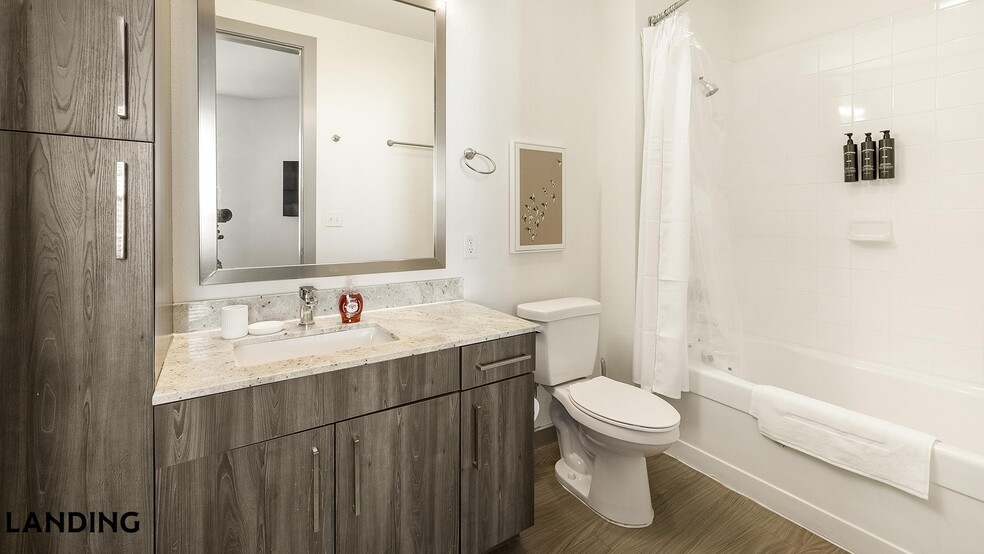 Building Photo - 101 S Center St