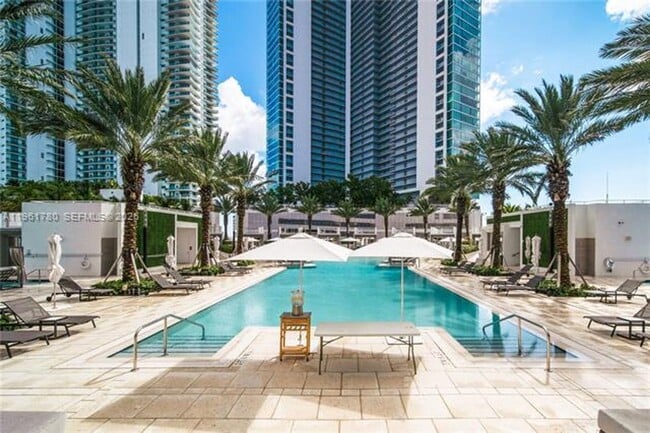 Building Photo - 851 NE 1st Ave