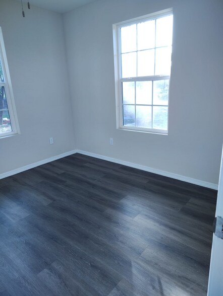 Building Photo - 119-119 W Lee St