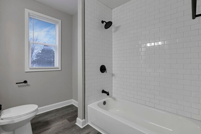 Building Photo - 293-295 Woodrow Ave