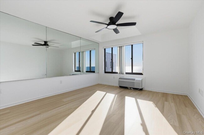 Building Photo - 100 W Broadway