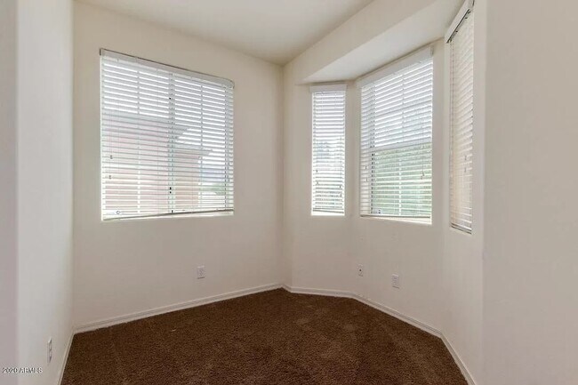 Building Photo - 7423 S 27th Way