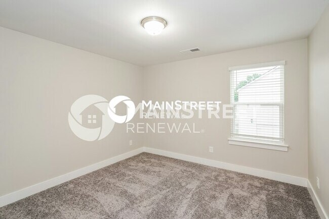 Building Photo - 5 Bedroom Pet-Friendly Home in ANTIOCH, TN...