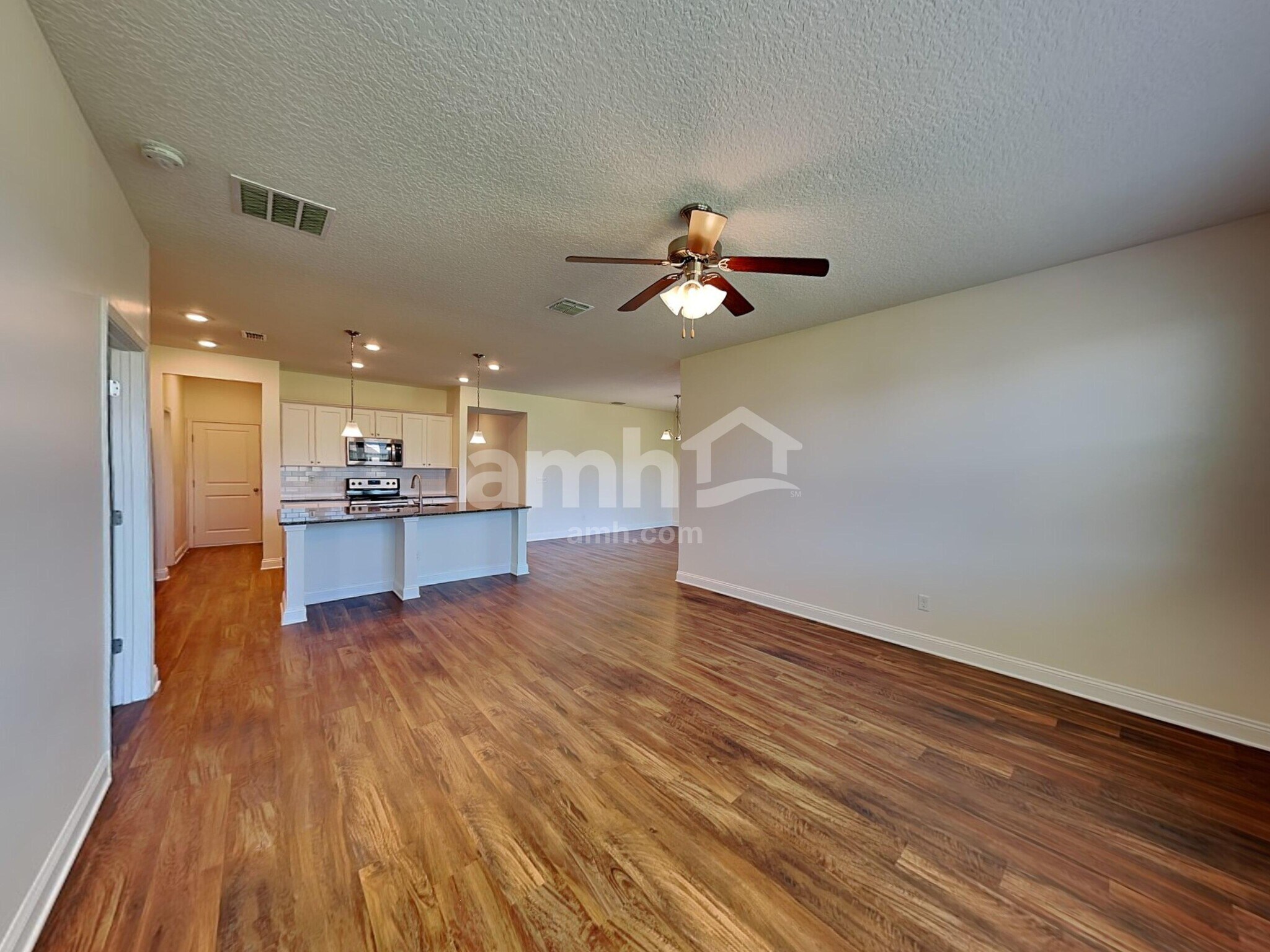 Building Photo - 3278 Roundabout Dr