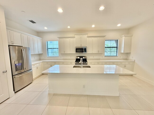 Building Photo - 3019 Franklin Pl