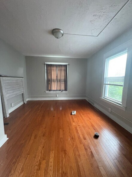 Primary Photo - 268 Clinton Ave