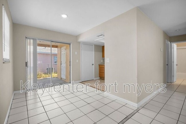 Building Photo - 1706 Cypress Dr