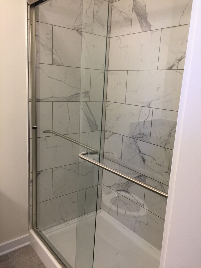 Shower - 17 East St