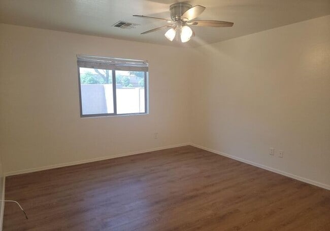 Building Photo - 3 Bedroom, 2 Bath, & Den Home Coming Soon!