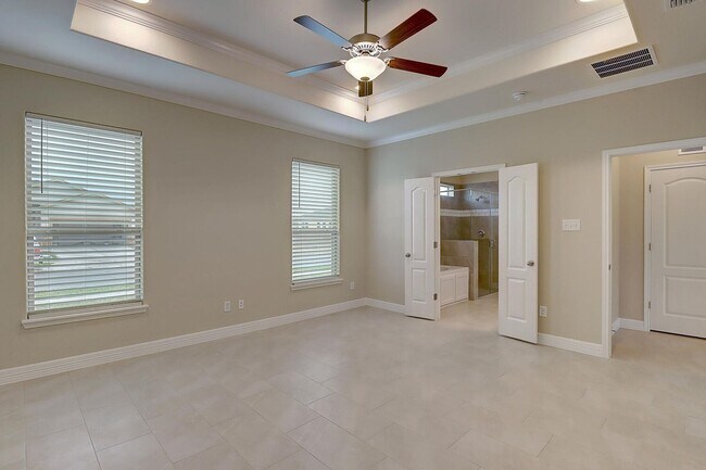 Building Photo - 2202 Crystal Bay Dr.