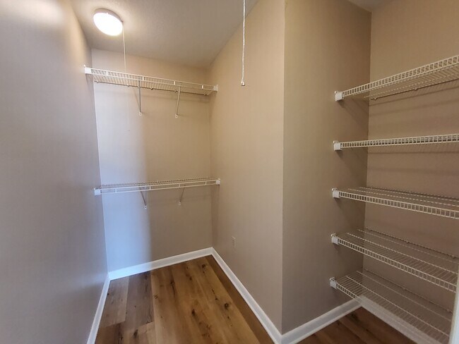 Building Photo - 7402 Hwy 2302