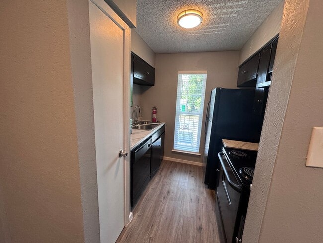 Building Photo - 309 E Dean Ave