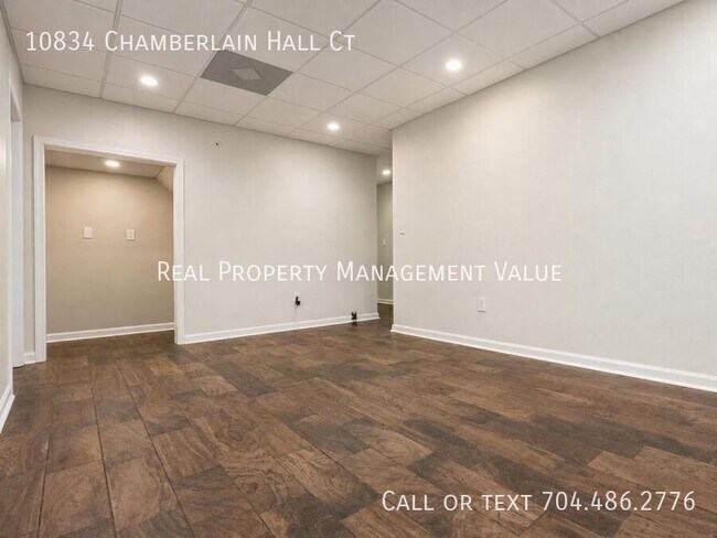 Building Photo - 10834 Chamberlain Hall Ct
