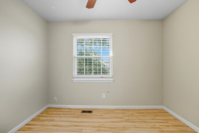 Building Photo - 712 Biltmore Dr
