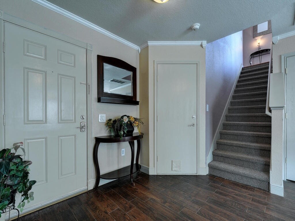 Building Photo - 8705 Davis Oaks Trail