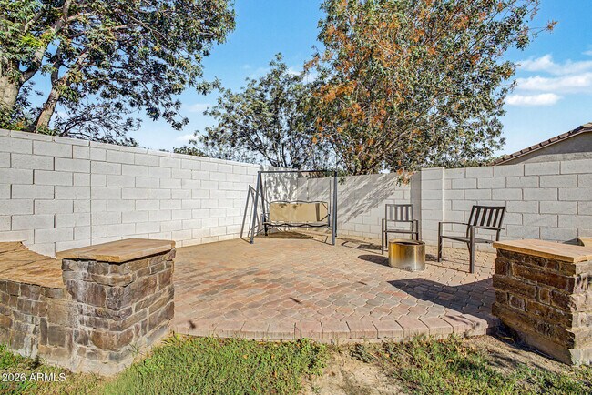 Building Photo - 4203 E Los Altos Rd