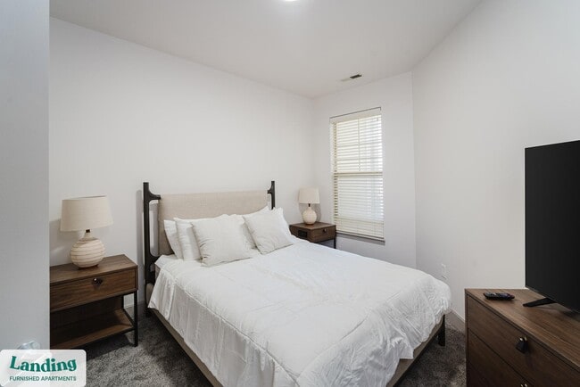 Building Photo - 3031 Eden Ave