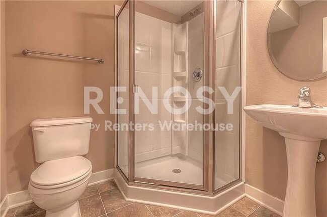 Building Photo - 3 Bedroom / 3.5 Bath Townhouse Near KU MED -  Available in August