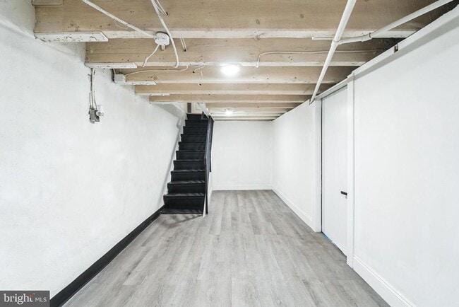 Building Photo - 382 Martin St