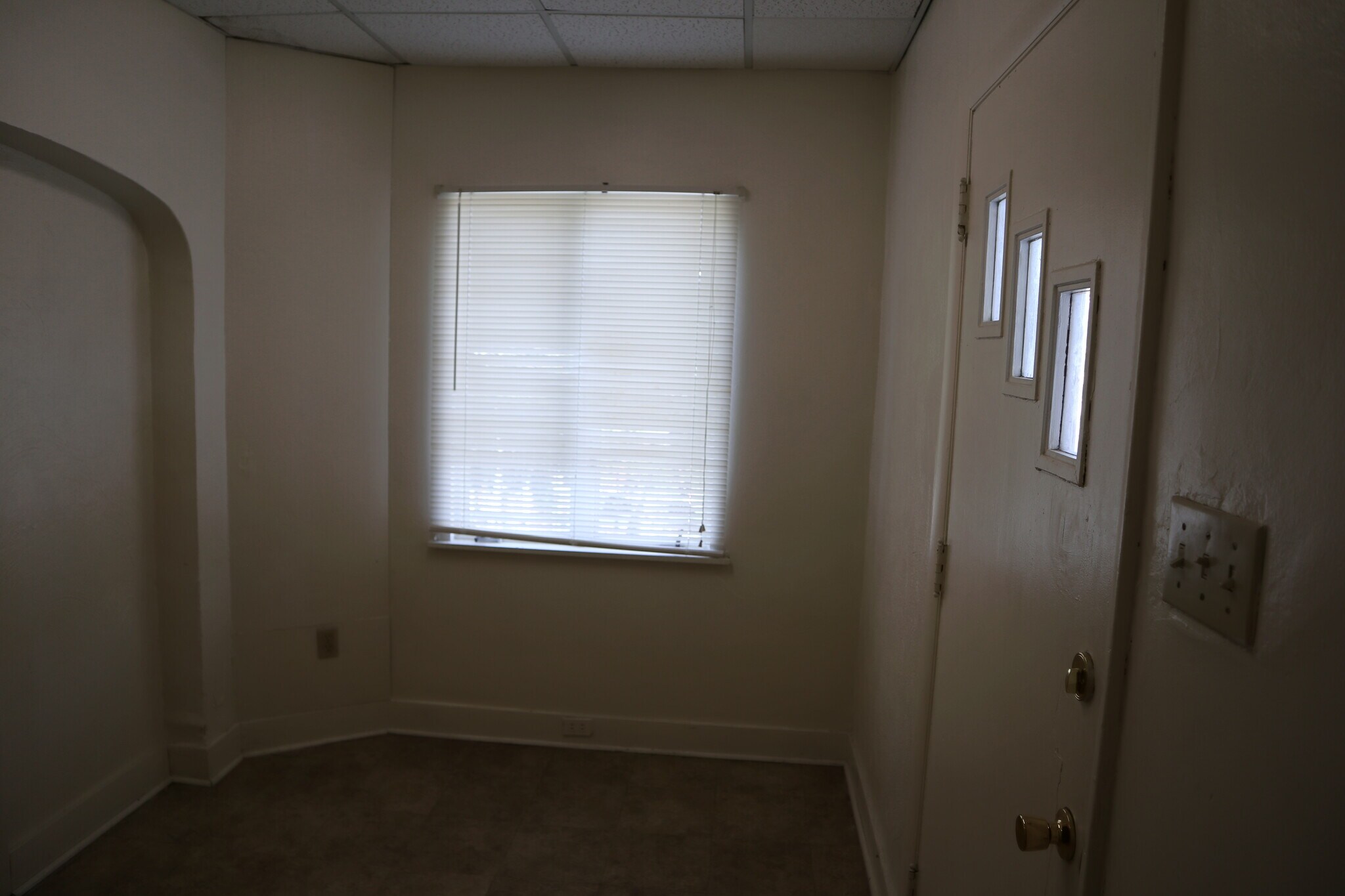 Building Photo - 611 Park St