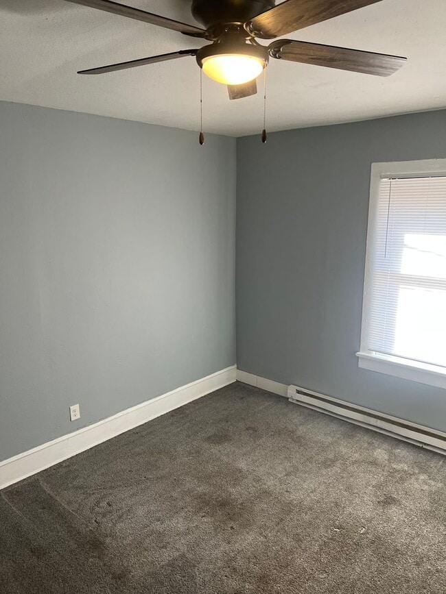 Building Photo - 618 S 14th St