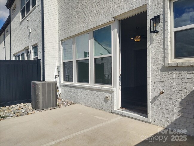 Building Photo - 4836 Blanchard Wy