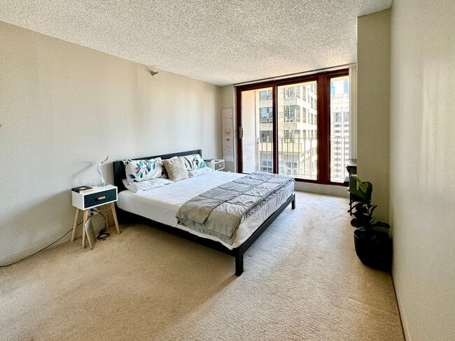 Building Photo - 200 N Dearborn St