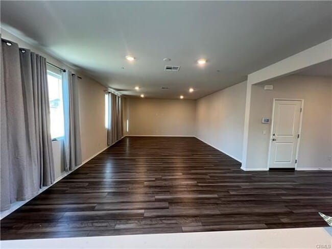 Building Photo - Beautiful 4-Bedroom + Loft Home in Audie Murphy Ranch